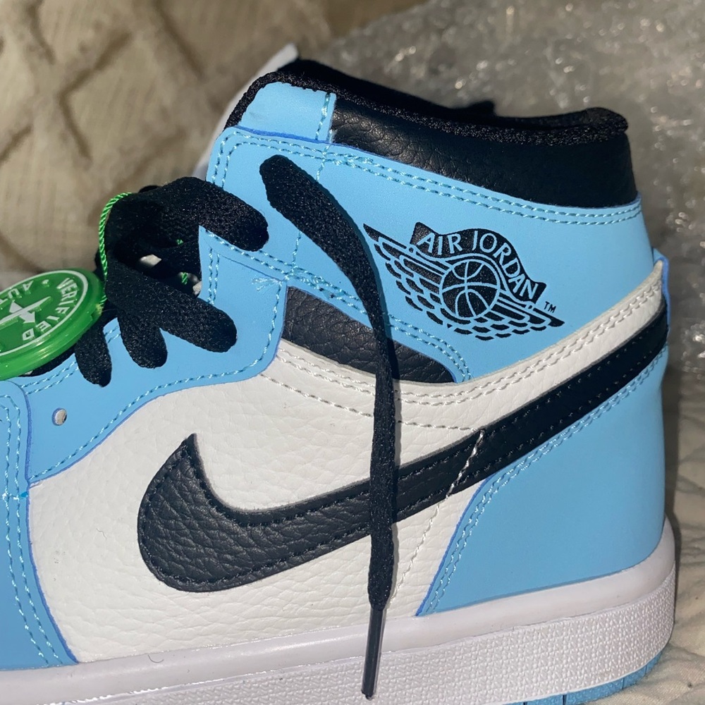 Authentic Women’s air Jordan 1 Retro High OG